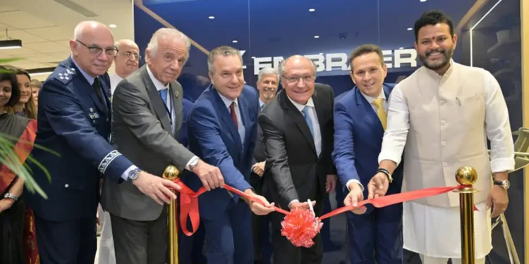 Brasil e Índia fazem acordos em tecnologia, defesa e aeronáutica