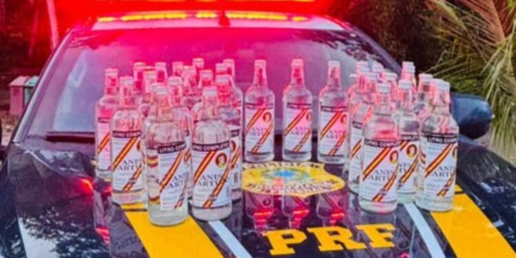 Bebidas aprendidas durante ação de rotina da PRF (Foto: Divulgação/PRF)