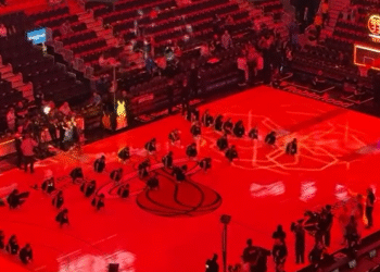 Bailarinas de estúdio de dança manauara abrem jogo da NBA