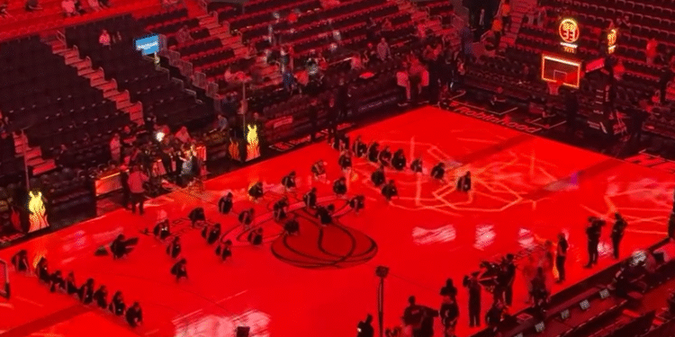 Bailarinas de estúdio de dança manauara abrem jogo da NBA