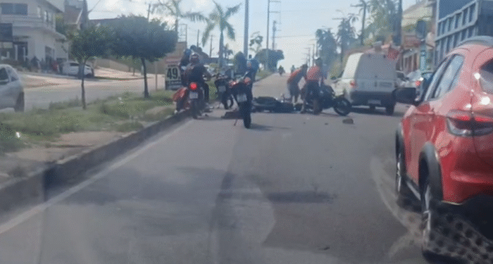 Colisão entre motocicletas deixa feridos na Zona Norte de Manaus