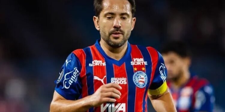 Everton Ribeiro passa por cirurgia de tireoide devido a um câncer