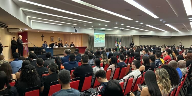 Ministros do STJ e TST participam de aula magna na Fametro sobre Justiça e precedentes