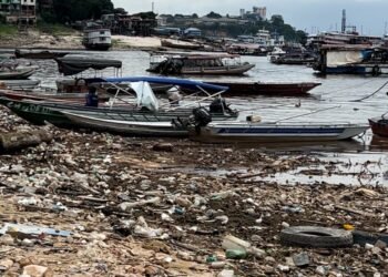 Orlas de Manaus sofrem com abandono e acúmulo de lixo às vésperas da COP 30