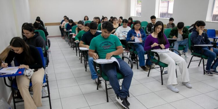 UEA disponibiliza cartão de convocação para candidatos do SIS e vestibular