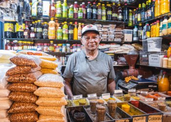 Varejo do AM desacelera com duas quedas seguidas, diz IBGE