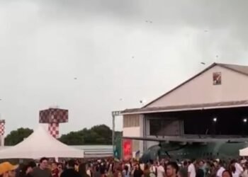 Chuva e forte ventania causa destelhamento durante evento da Força Aérea em Manaus