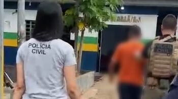 Homem é preso em flagrante após espancar companheira durante crise de ciúmes em Maraã