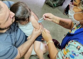 Dia D da Multivacinação mobiliza pais e responsáveis neste sábado em todo o Amazonas - (Foto: Divulgação/ Girlene Medeiros/ FVS-RCP)