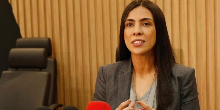Padrasto é preso por estuprar enteada de nove anos desde os sete; mãe é investigada