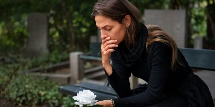 Acompanhamento terapêutico pode ser um importante aliado na reconstrução emocional durante o luto