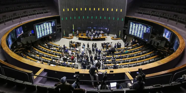 Câmara aprova urgências para votação de projetos com foco em educação
