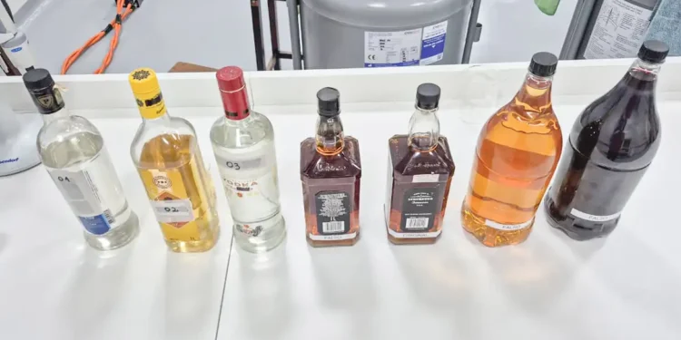 Metanol: entenda como é feita a análise de bebidas adulteradas