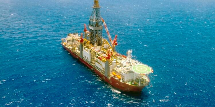 Pesquisadores e ONGs criticam licença do Ibama para Petrobras