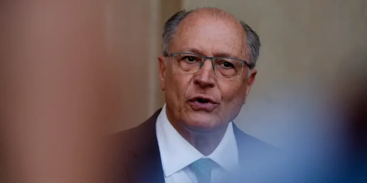 Brasil venderá 6 milhões de barris de petróleo à Índia, diz Alckmin