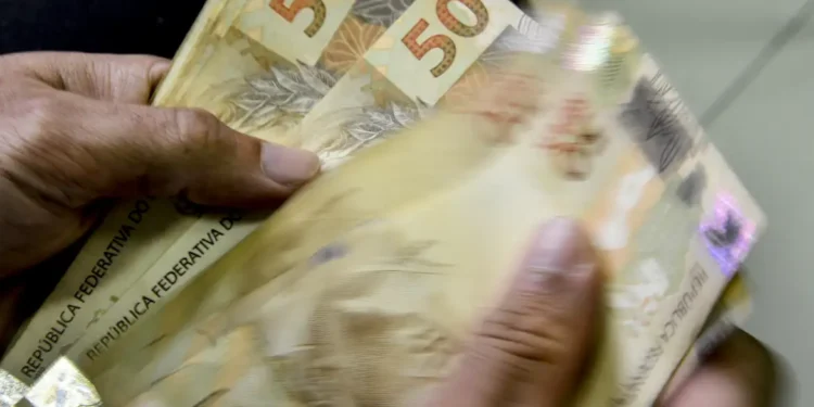 Senado ouve trabalhadores sobre aumento da faixa de isenção do IR