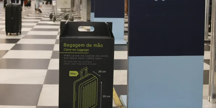 Senado aprova gratuidade para bagagem de mão em voos 