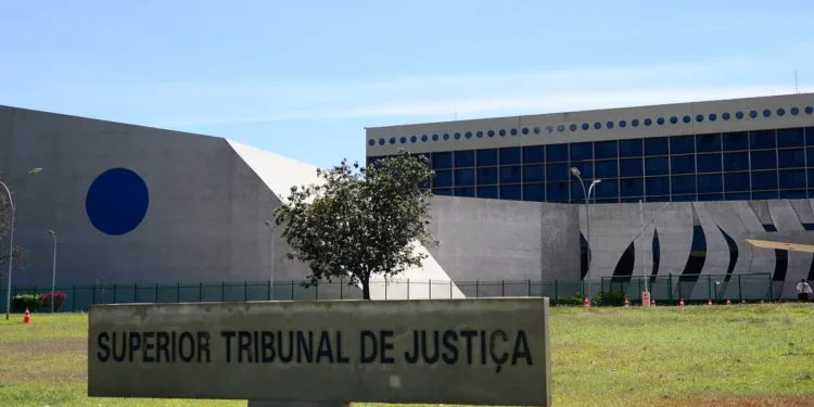 STJ autoriza ronda virtual em busca de pornografia infantil