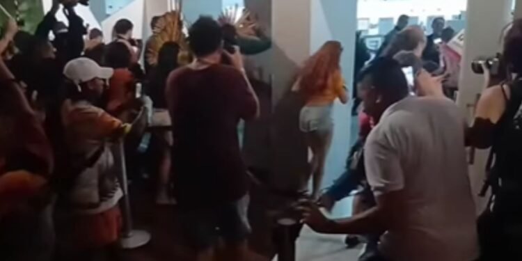 Manifestantes invadem área restrita da COP30