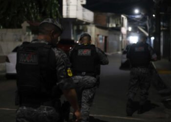 Quatro homens são presos e dois foragidos capturados durante Operação Águia em Manaus