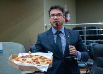 ‘Está com cheiro de pizza’: Rodrigo Guedes critica demora da Câmara para abrir processo contra Rosinaldo Bual, um mês após prisão