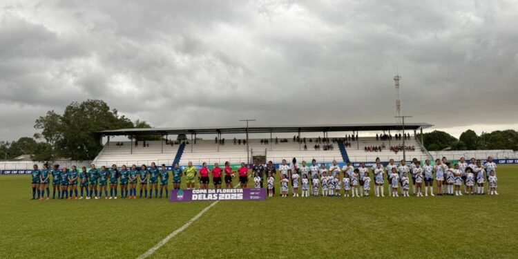 Jogo entre Borba e Nova Olinda é suspenso devido à chuva na Copa da Floresta Delas