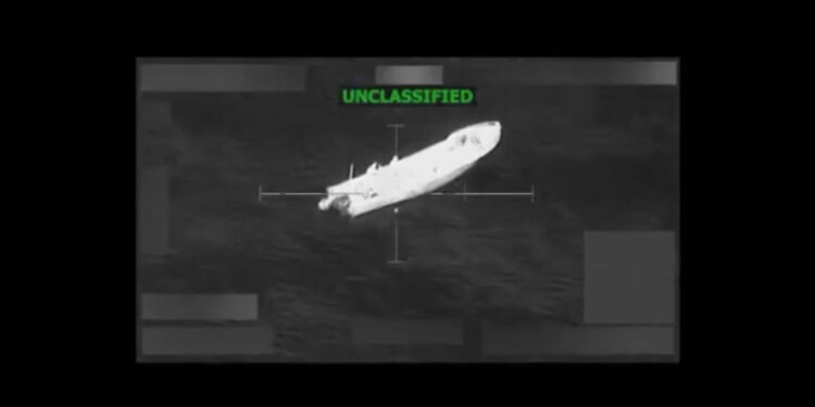 EUA realizam novo ataque a embarcações suspeitas de tráfico no Pacífico