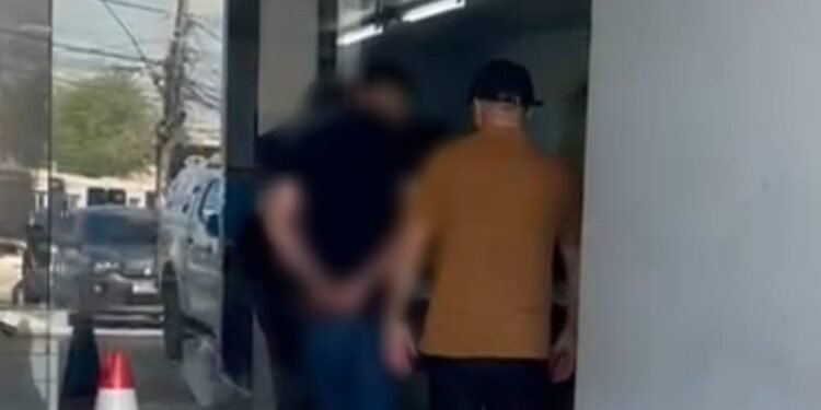 Condenado por tráfico é preso no Cidade de Deus após denúncia anônima