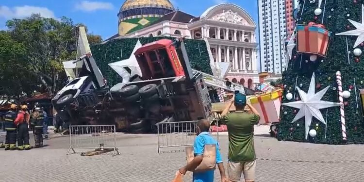 Trabalhador morre após queda de guindaste no Largo de São Sebastião, Centro de Manaus