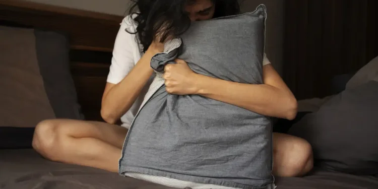 Mulher fora do trabalho tem três vezes mais risco de sofrer violência