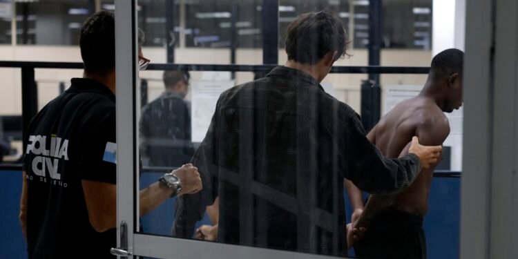 Pesquisa aponta que maioria de envolvidos gostaria de sair do tráfico