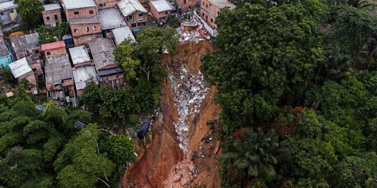 Terreiros e templos de religiões afro‐brasileiras em áreas de risco de Manaus