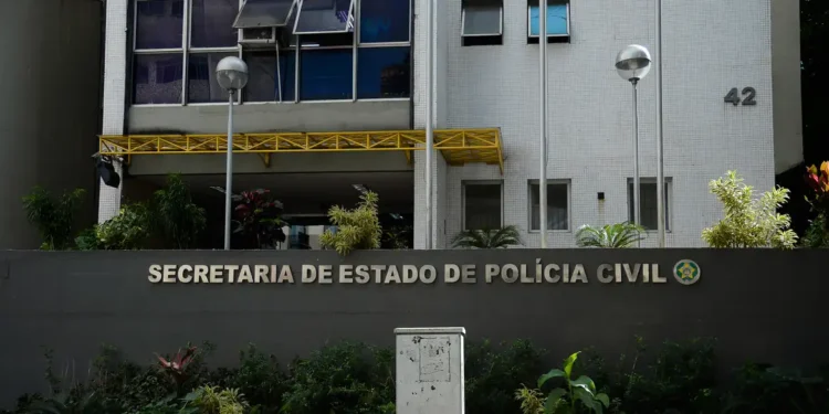 Menino é baleado na perna dentro de escola em operação policial no Rio