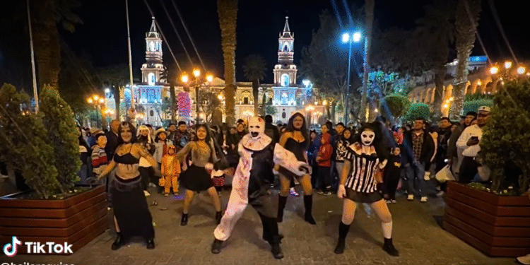 Grupo dança toada amazonense no Peru (Foto: Reprodução/Tik Tok - @bailarequipa)