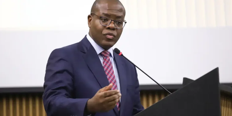 PF indicia ex-ministro Silvio Almeida por importunação sexual