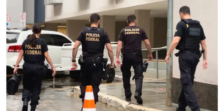 Fraudes no INSS: ex-ministro e deputados são alvos da PF