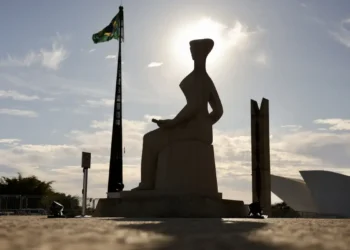 STF estabelece fim do processo de Bolsonaro, Torres e Ramagem