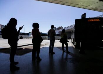 Nove em cada 10 mulheres já sofreram violência ao se deslocar à noite