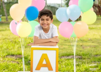 Menino Benício Xavier em fotos para formatura do ABC (Foto: Reprodução/Instagram - @joycexc)