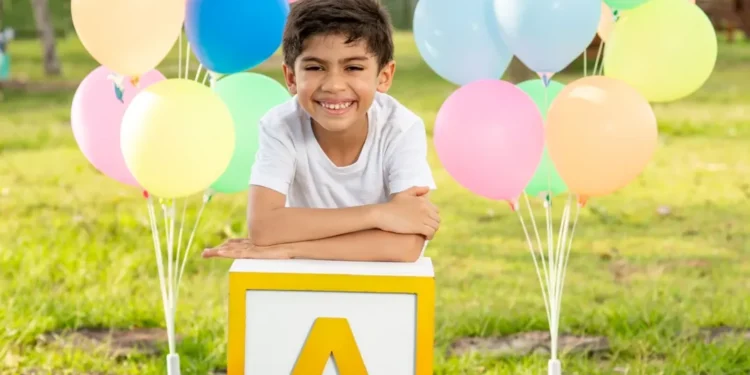 Menino Benício Xavier em fotos para formatura do ABC (Foto: Reprodução/Instagram - @joycexc)