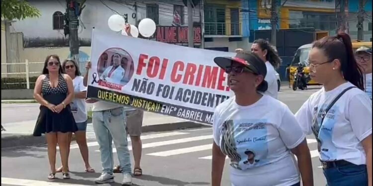 Manifestação fechou avenida na zona Leste de Manaus (Foto: Reprodução/Internet)