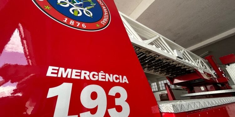 Cliente passa mais de uma hora presa em supermercado no Petrópolis e é resgatada