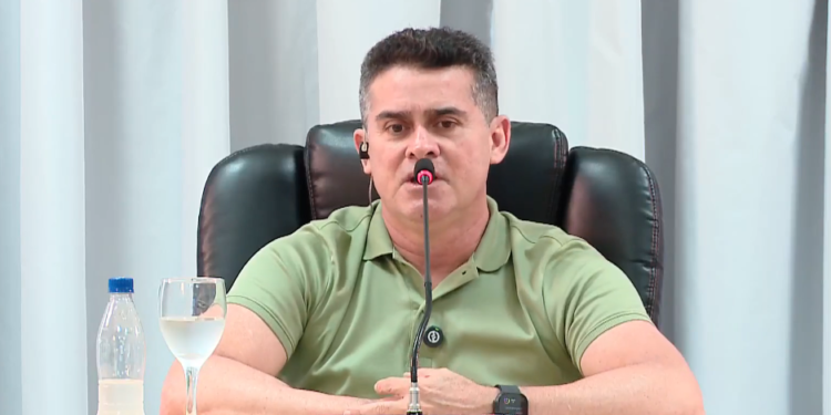 David Almeida crítica e questiona pesquisa sobre sua desaprovação