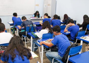 Rematrícula da rede municipal de ensino começa nesta segunda-feira em Manaus