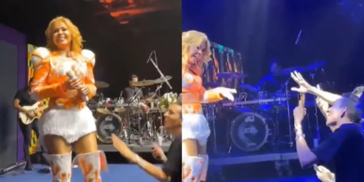 Joelma é assediada por fã