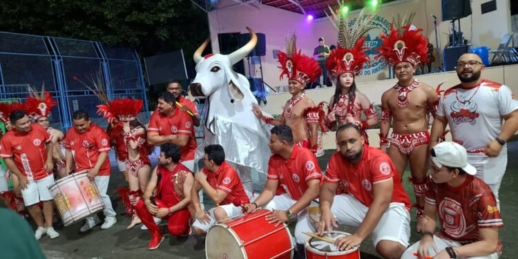 Jornalistas celebram cultura, conquistas e 67 anos do SINJOR-AM em noite de boi-bumbá