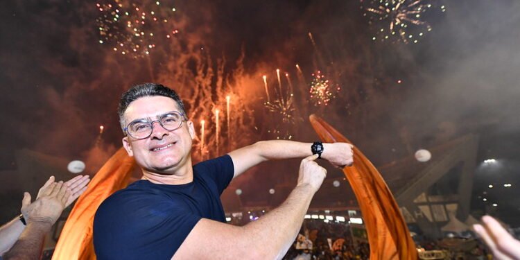 Em meio a investigações, prefeito diz que está em busca de atração internacional para o ‘Sou Manaus’ 2026