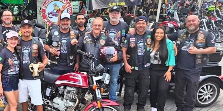 Motociclistas promovem ação solidária no 3º Motorcycle Day, no Centro de Manaus