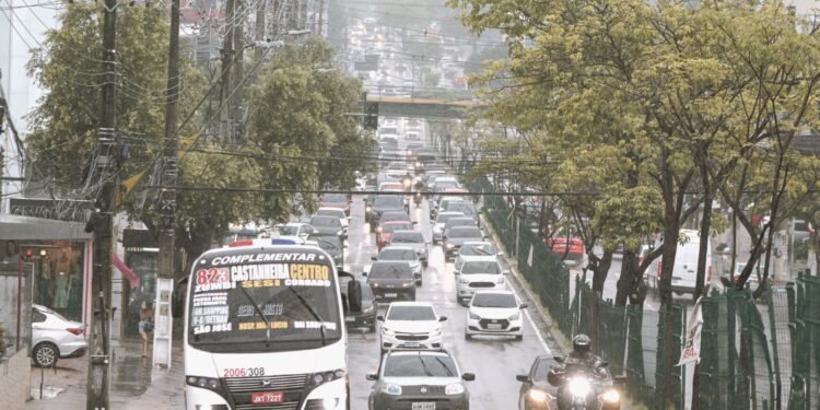 Defesa Civil prevê noite chuvosa em Manaus nesta sexta-feira, 19