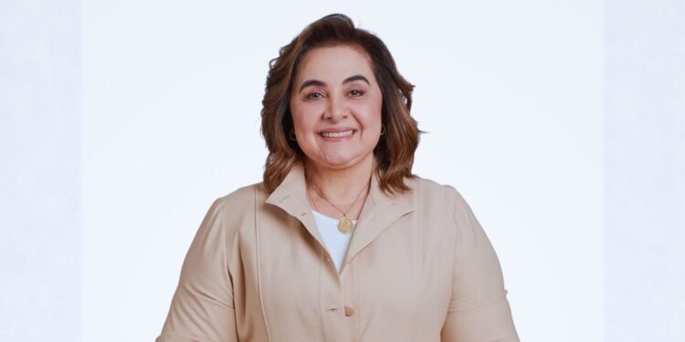 Pesquisa Perspectiva: Professora Maria do Carmo mostra força em Manaus, ultrapassando o atual prefeito, e cresce no interior